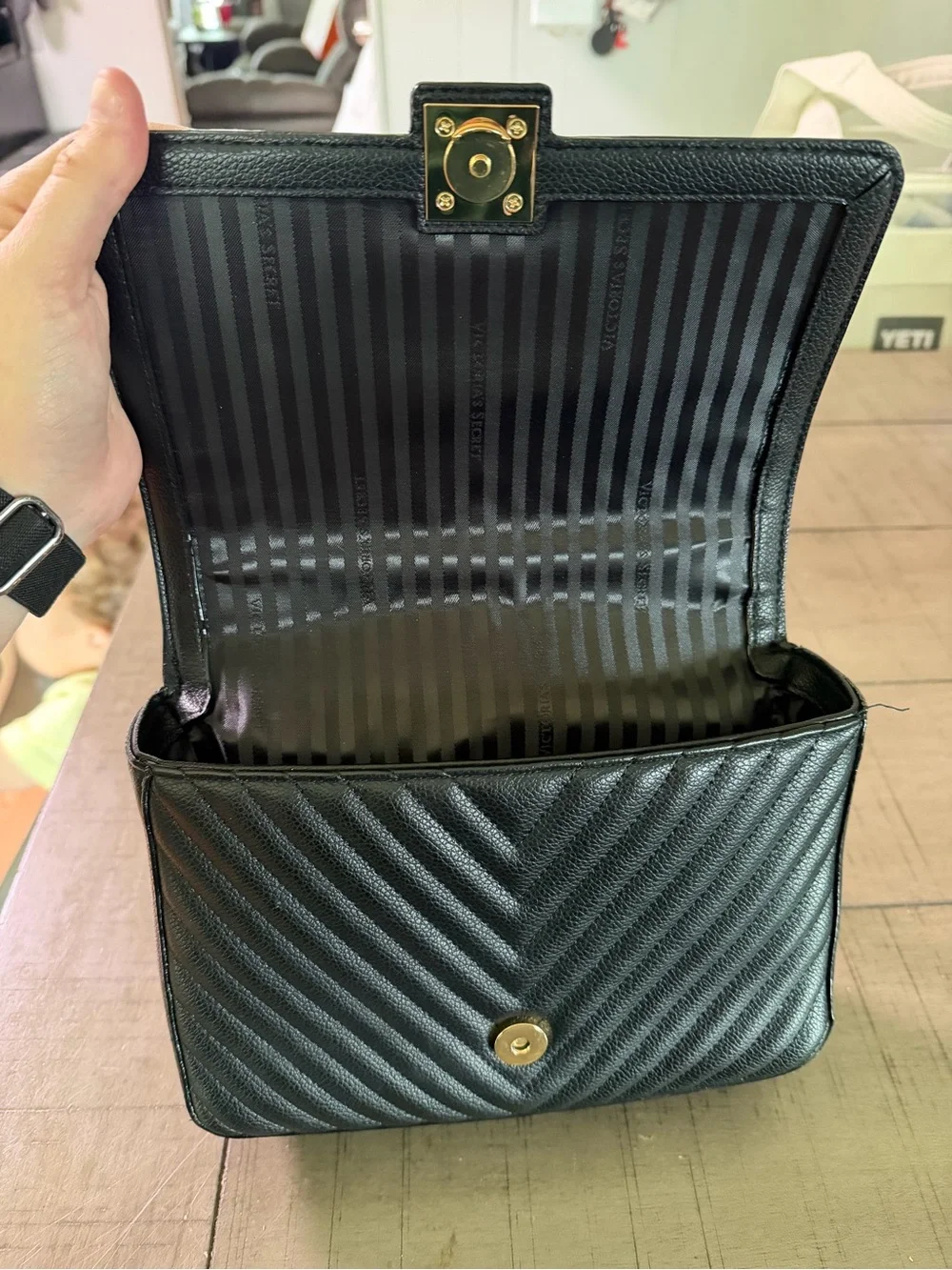 Victoria Secret Quilted Chain Shoulder Bag in Black
